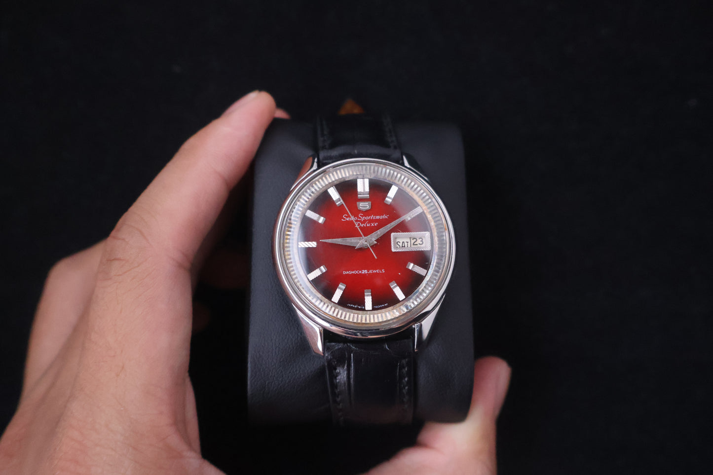 (SERVICED) Rare Vintage 1965 Seiko Sportsmatic Deluxe Red Dial 25 Jewels 7619-7070