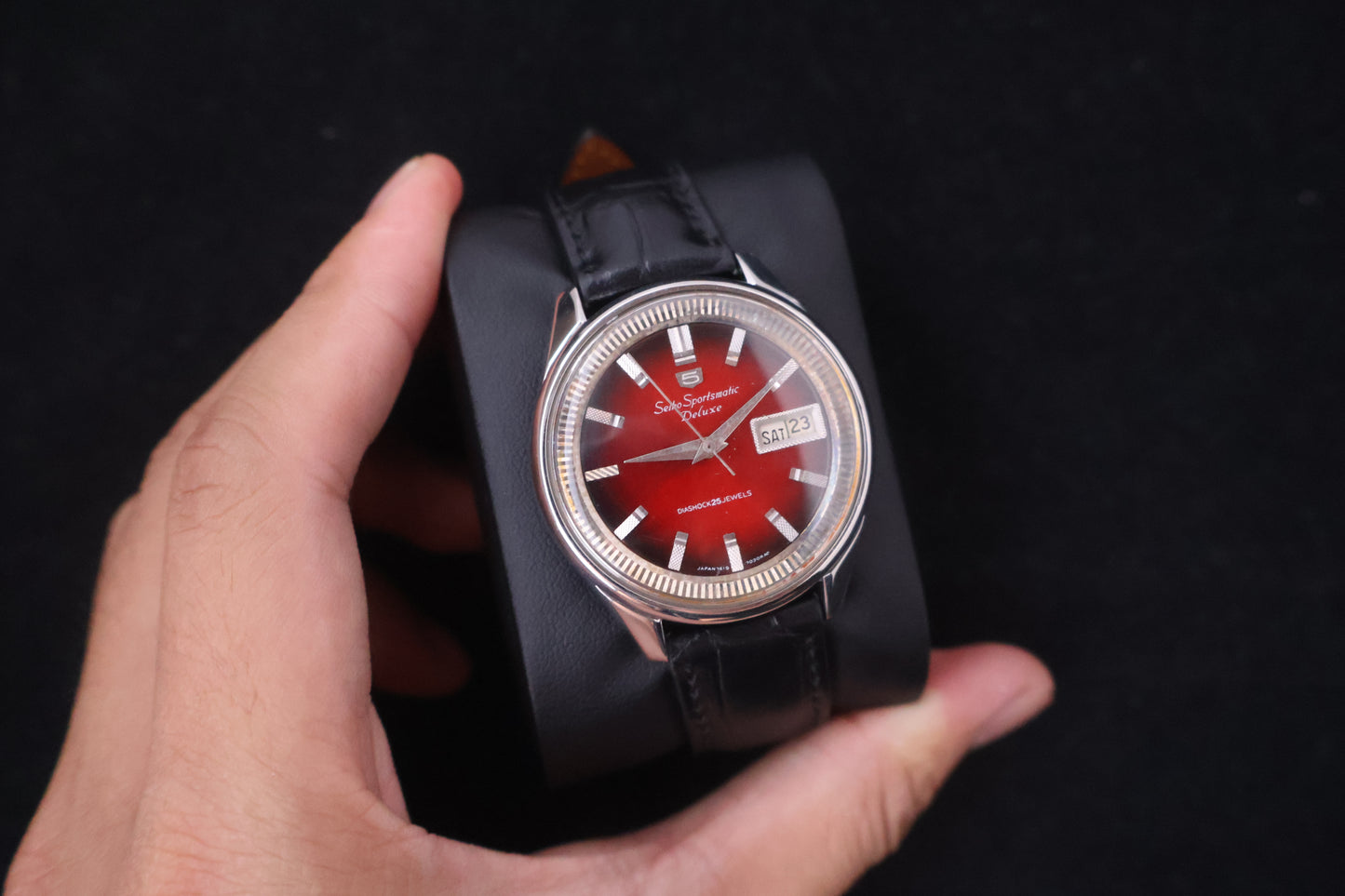 (SERVICED) Rare Vintage 1965 Seiko Sportsmatic Deluxe Red Dial 25 Jewels 7619-7070