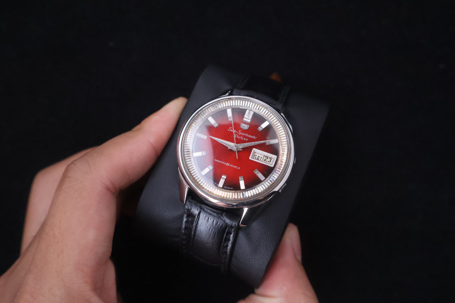 (SERVICED) Rare Vintage 1965 Seiko Sportsmatic Deluxe Red Dial 25 Jewels 7619-7070