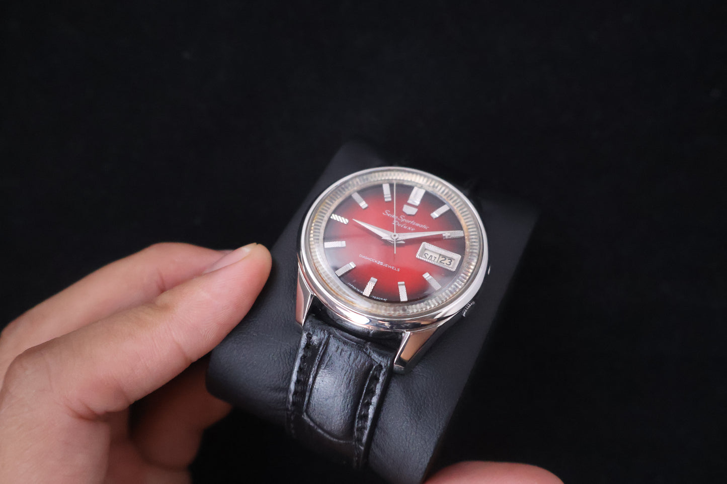 (SERVICED) Rare Vintage 1965 Seiko Sportsmatic Deluxe Red Dial 25 Jewels 7619-7070