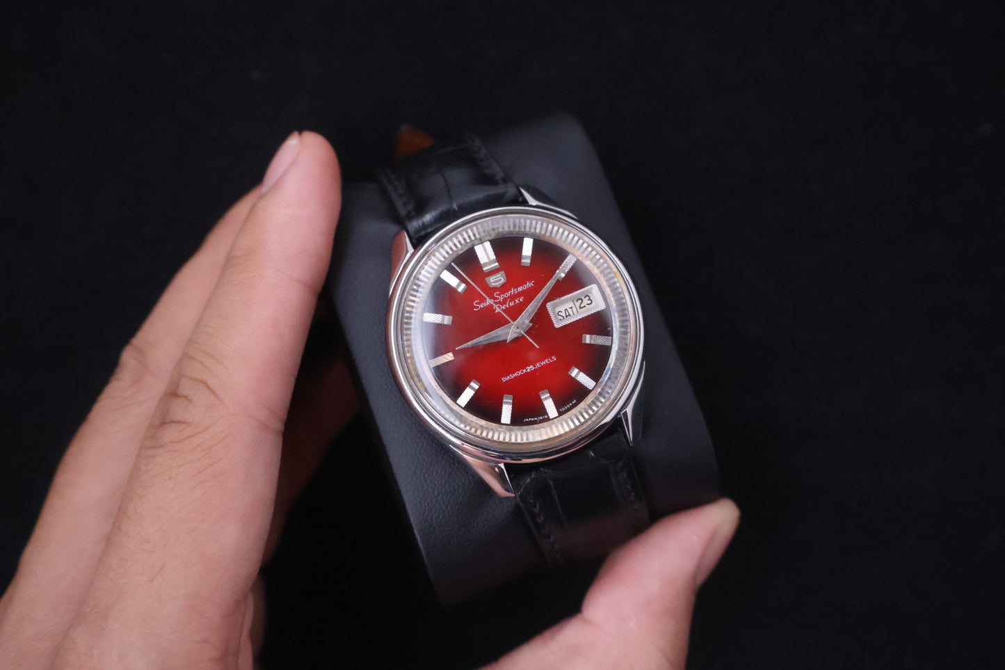 (SERVICED) Rare Vintage 1965 Seiko Sportsmatic Deluxe Red Dial 25 Jewels 7619-7070