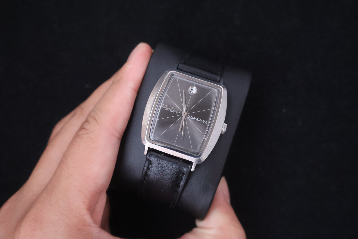 (SERVICED) Rare Vintage 1967 Seiko Seikomatic-R Charcoal Crosshair 30 Jewels 8305-5000