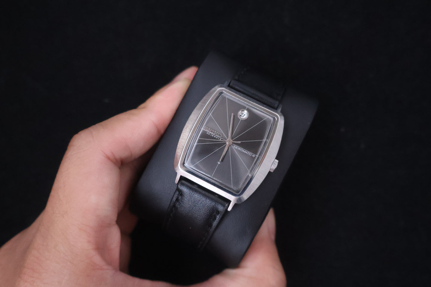 (SERVICED) Rare Vintage 1967 Seiko Seikomatic-R Charcoal Crosshair 30 Jewels 8305-5000