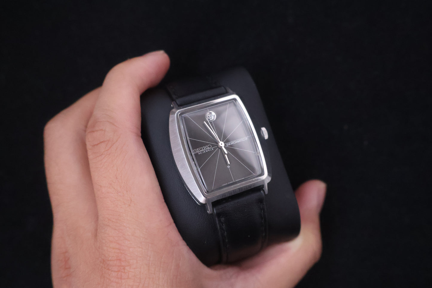 (SERVICED) Rare Vintage 1967 Seiko Seikomatic-R Charcoal Crosshair 30 Jewels 8305-5000