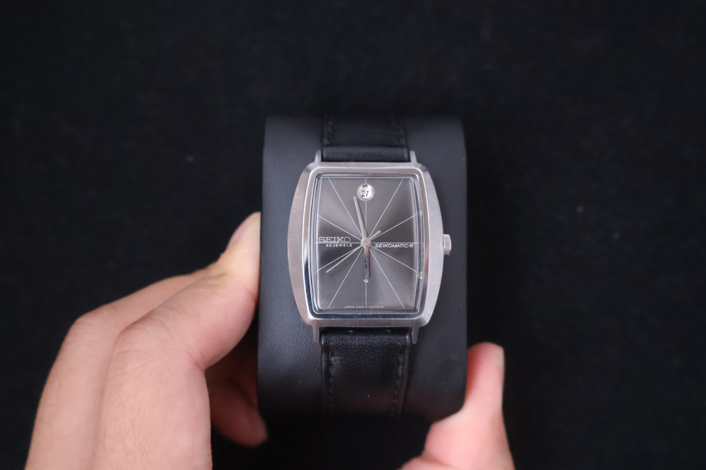 (SERVICED) Rare Vintage 1967 Seiko Seikomatic-R Charcoal Crosshair 30 Jewels 8305-5000