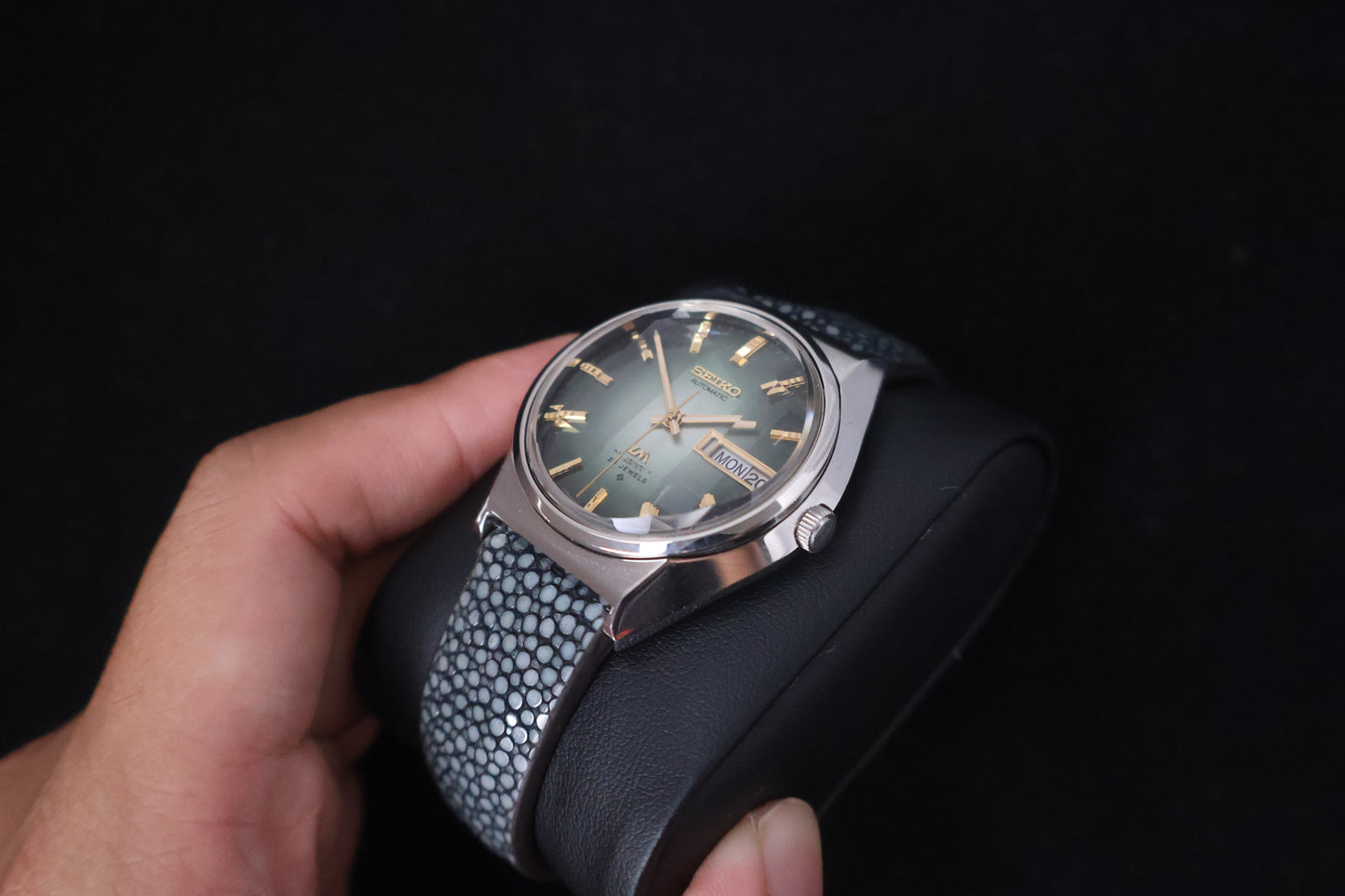 (SERVICED) Rare Vintage 1974 Seiko Lord Matic Emerald Faceted 23 Jewels 5606-7310
