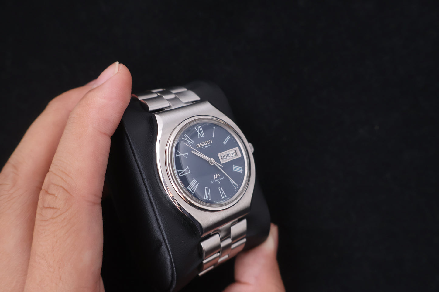 (SERVICED) Rare Vintage 1971 Seiko Lord Matic LM Blue Roman 23 Jewels 5606-7120