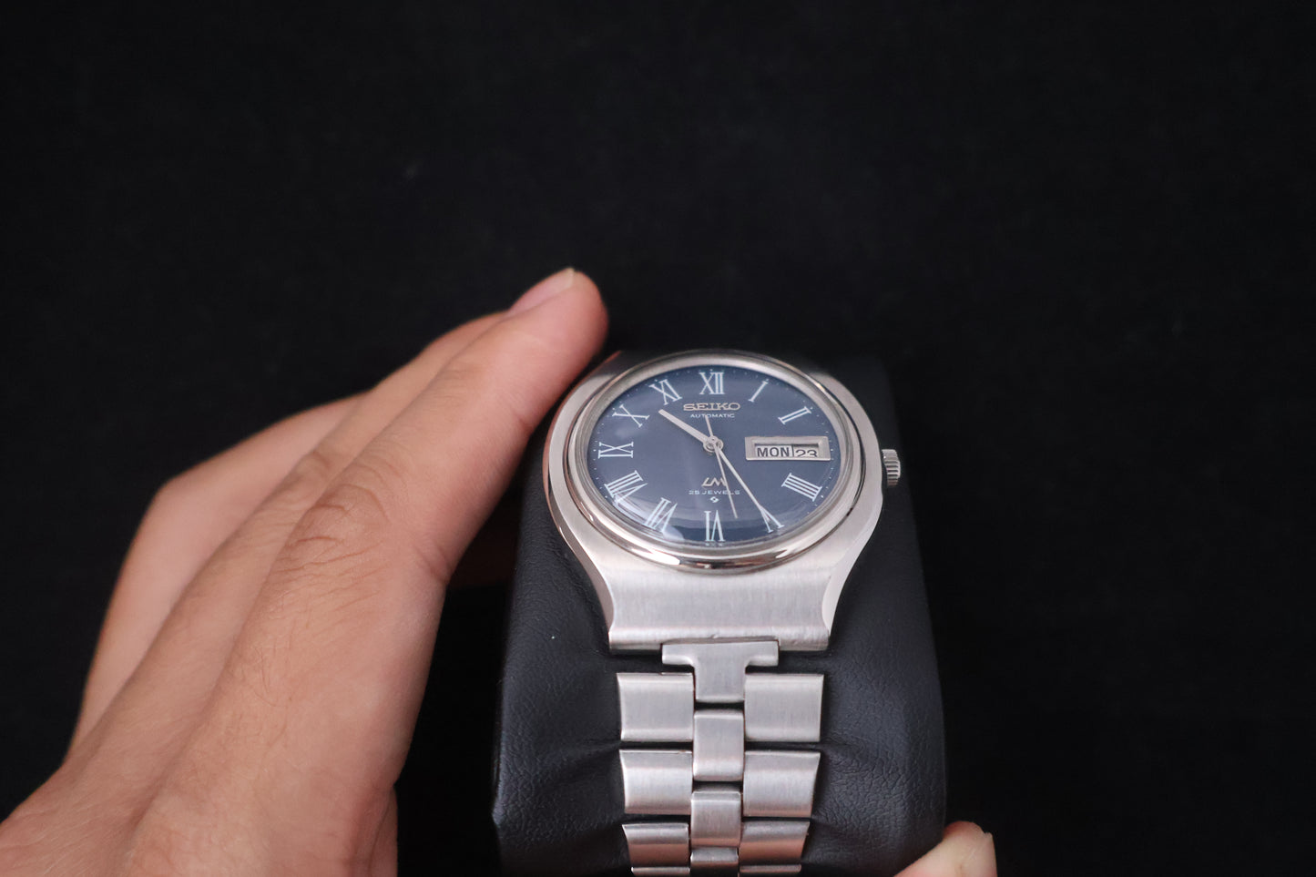 (SERVICED) Rare Vintage 1971 Seiko Lord Matic LM Blue Roman 23 Jewels 5606-7120