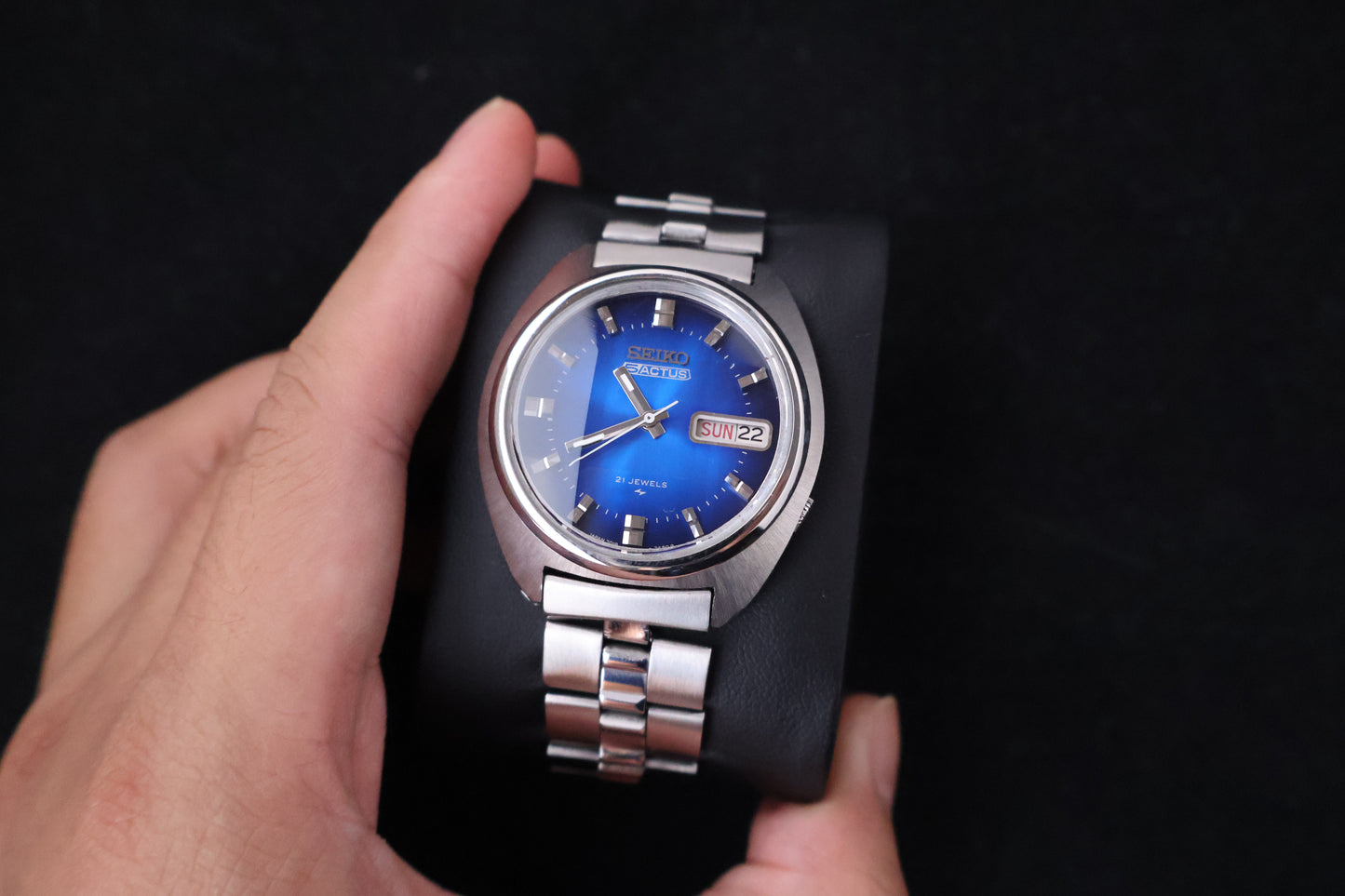(SERVICED) Rare Vintage 1975 Seiko 5 Actus Blue Sunburst 21 Jewels 7019-7350