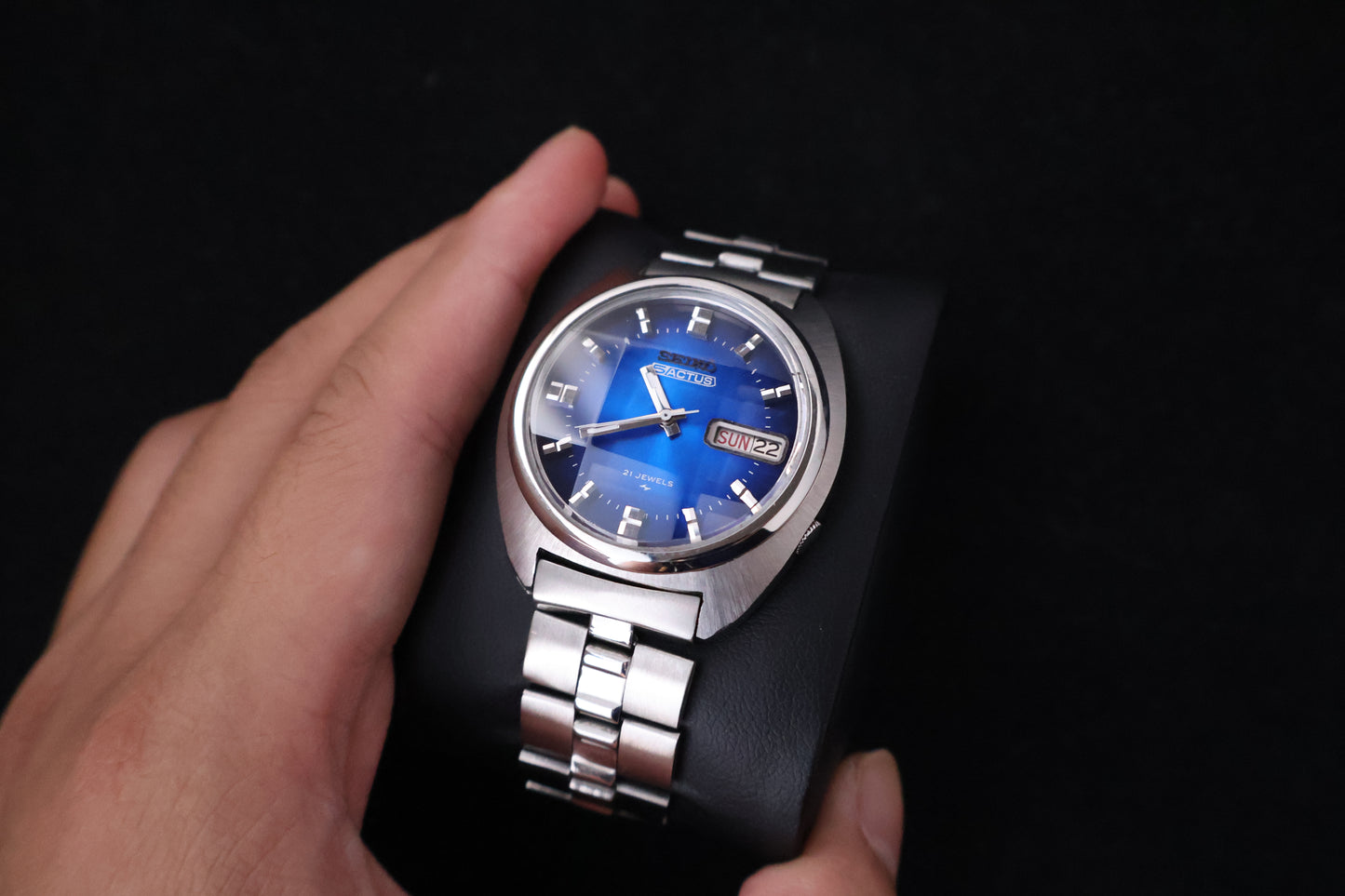 (SERVICED) Rare Vintage 1975 Seiko 5 Actus Blue Sunburst 21 Jewels 7019-7350