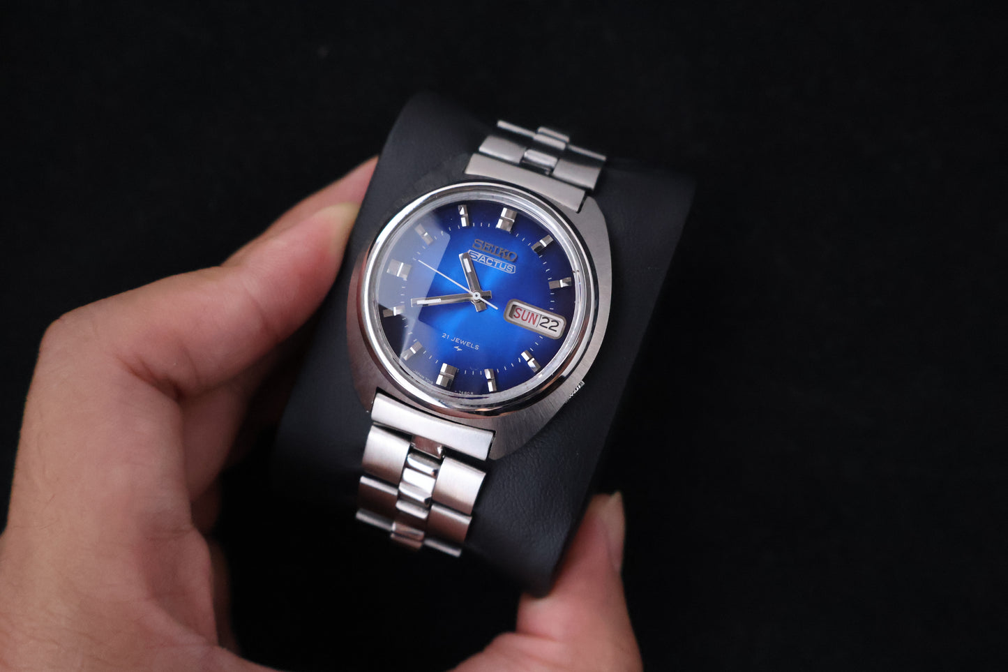 (SERVICED) Rare Vintage 1975 Seiko 5 Actus Blue Sunburst 21 Jewels 7019-7350