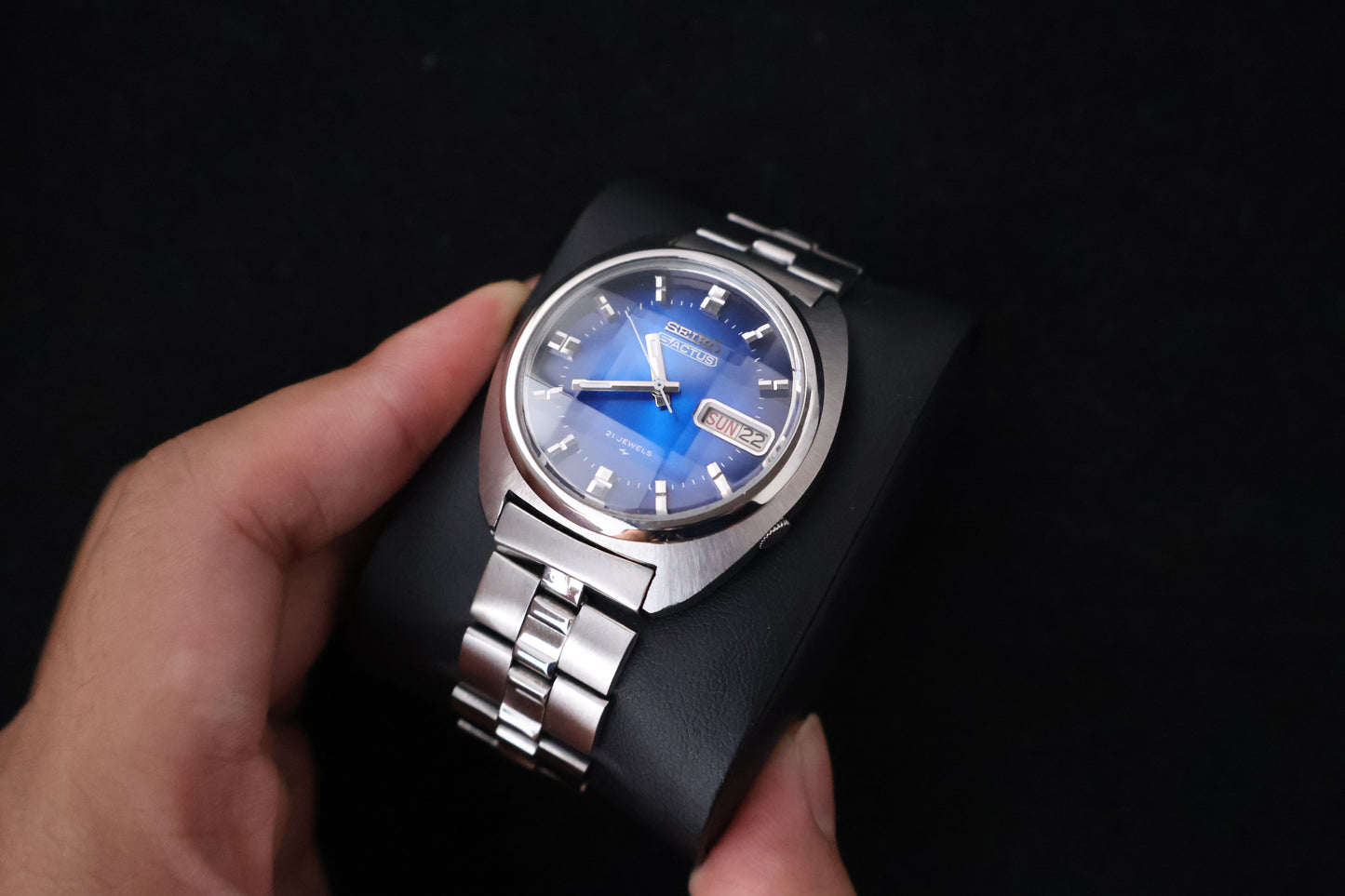 (SERVICED) Rare Vintage 1975 Seiko 5 Actus Blue Sunburst 21 Jewels 7019-7350