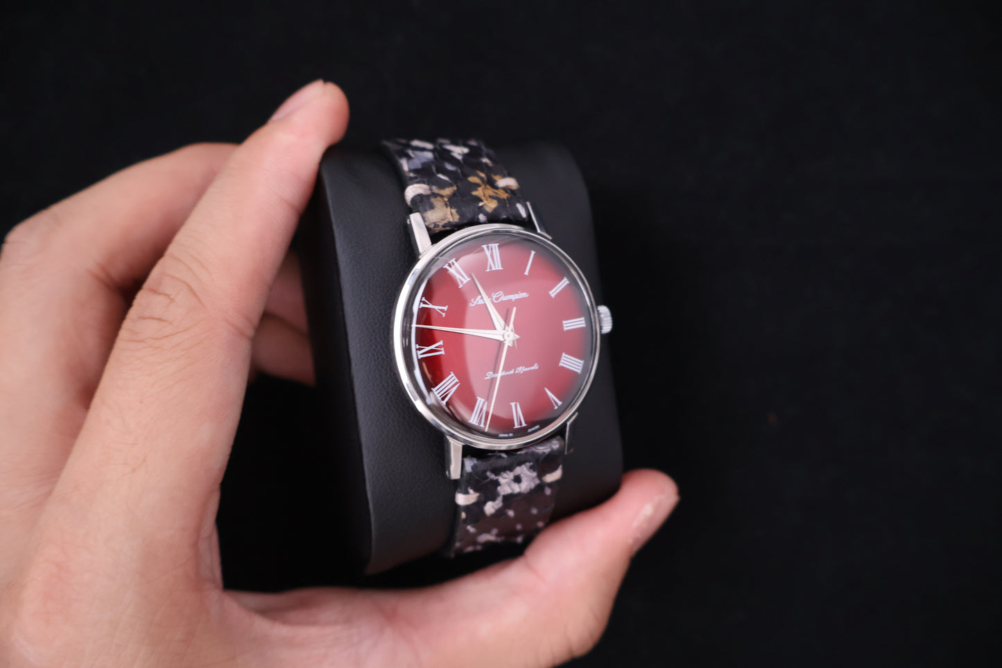 (SERVICED) Rare Vintage 1962 Seiko Champion 19 Jewels Manual Winding Red Roman Dial - Ref. 15026E