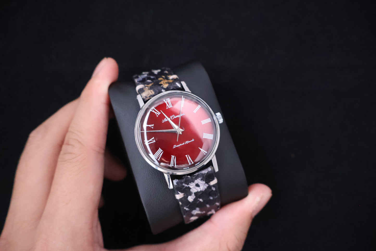 (SERVICED) Rare Vintage 1962 Seiko Champion 19 Jewels Manual Winding Red Roman Dial - Ref. 15026E