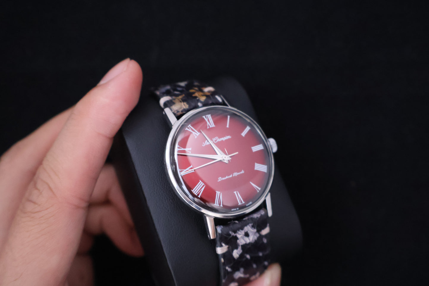 (SERVICED) Rare Vintage 1962 Seiko Champion 19 Jewels Manual Winding Red Roman Dial - Ref. 15026E
