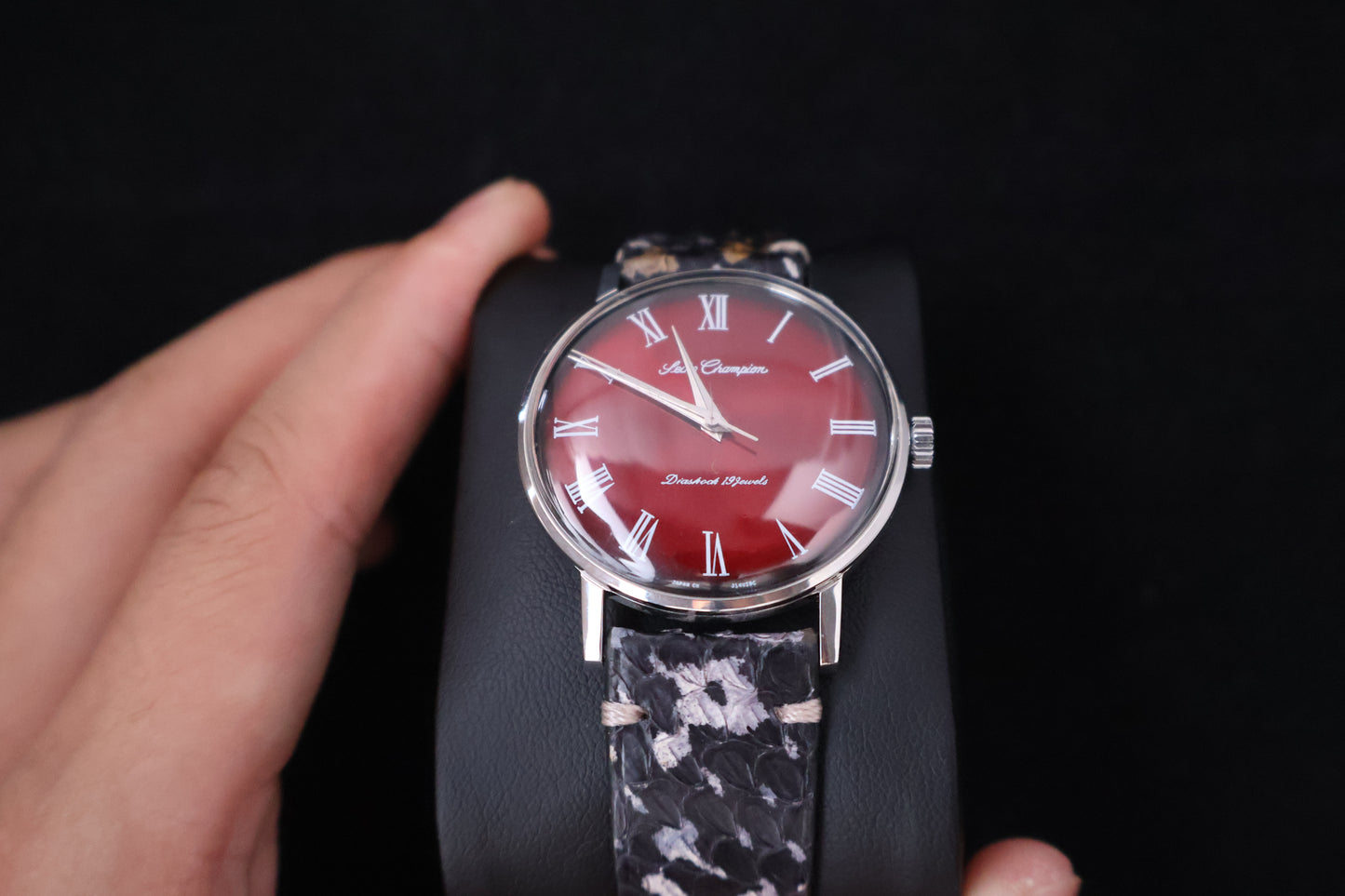(SERVICED) Rare Vintage 1962 Seiko Champion 19 Jewels Manual Winding Red Roman Dial - Ref. 15026E