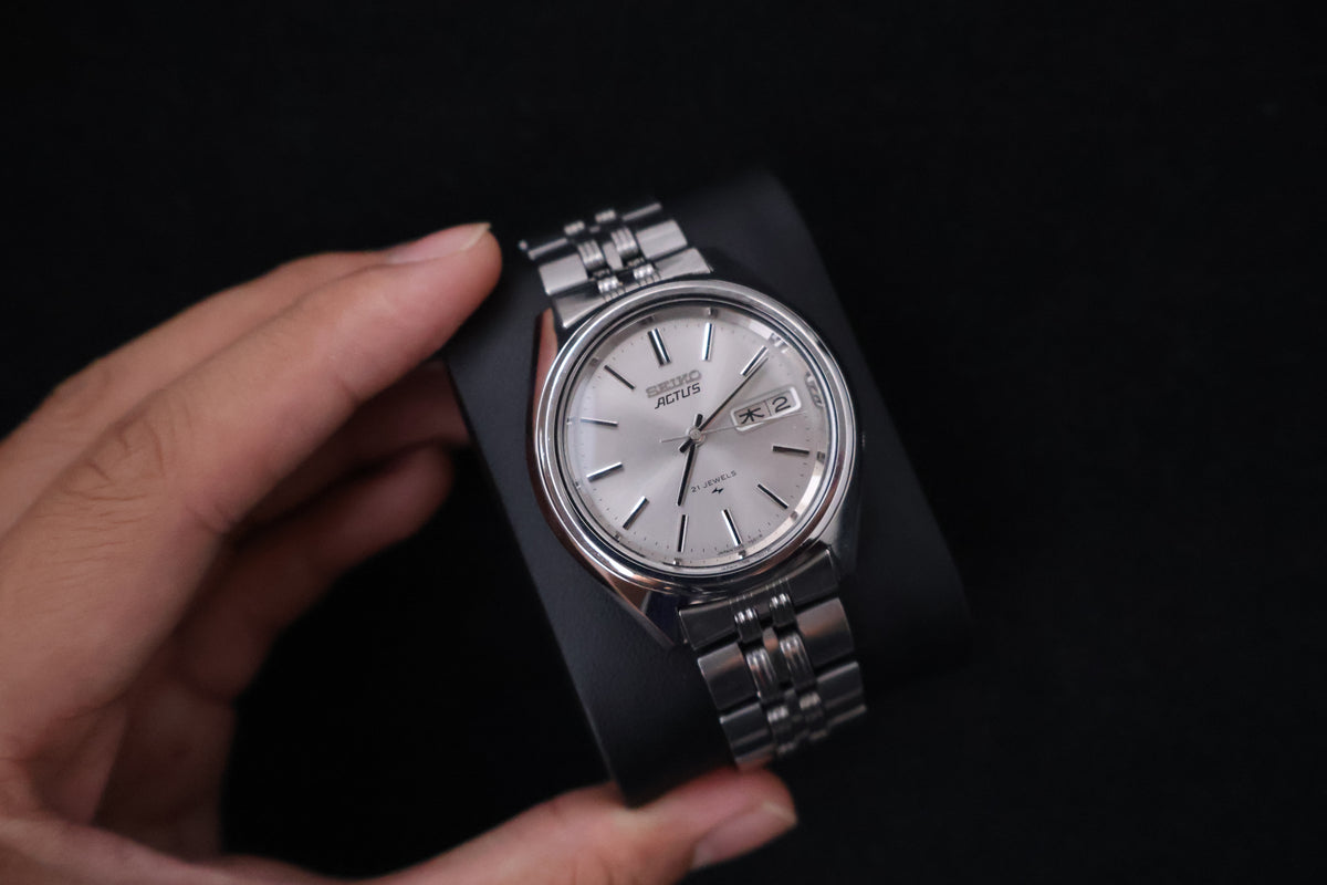 (SERVICED) Rare Vintage 1972 Seiko Actus Silver Sunburst 21 Jewels 7019-7060