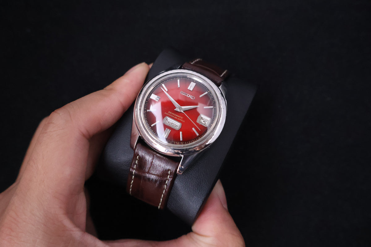 (SERVICED) Rare Vintage 1965 Seiko Seikomatic Weekdater Red Dial 26 Jewels 6206-8100
