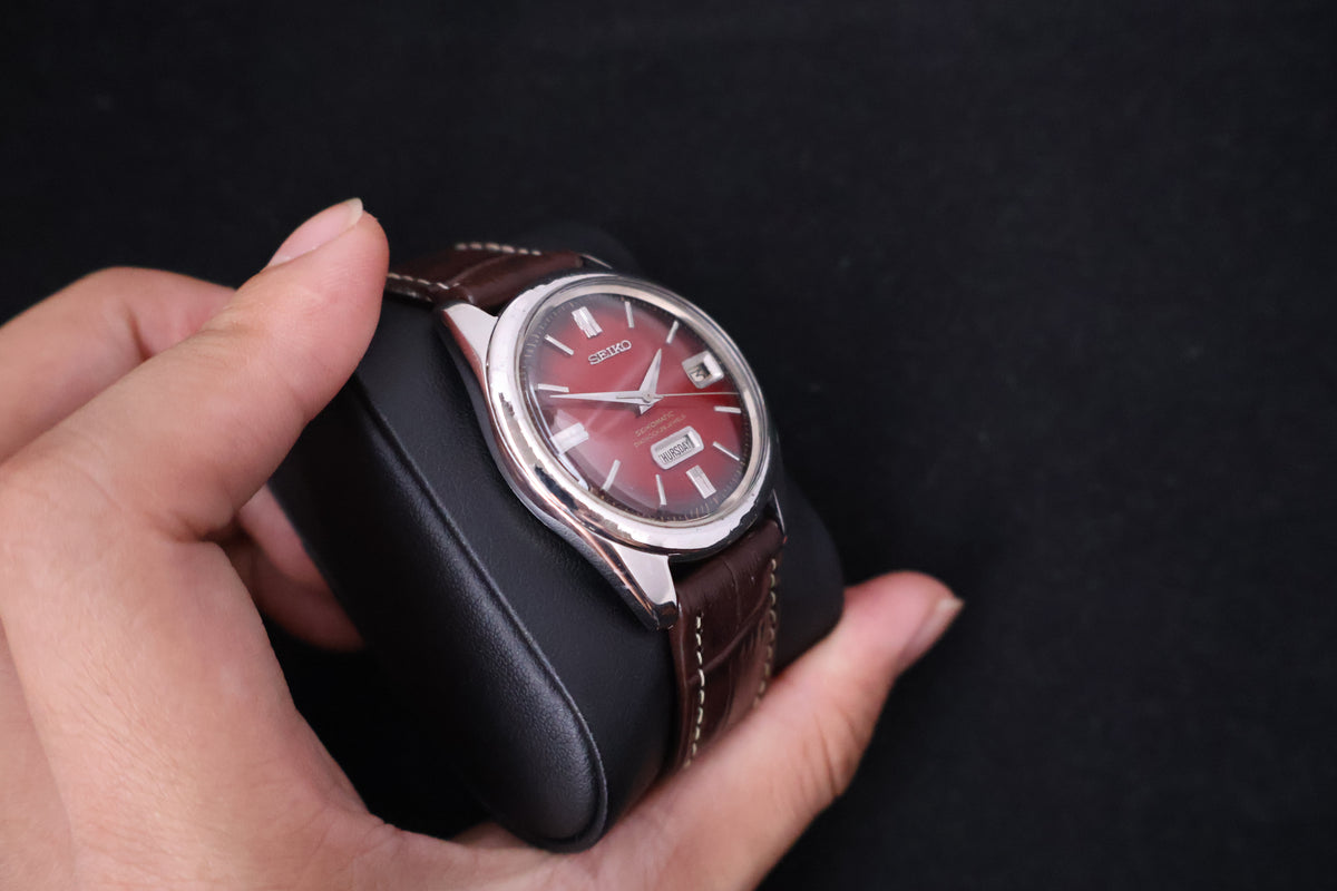 (SERVICED) Rare Vintage 1965 Seiko Seikomatic Weekdater Red Dial 26 Jewels 6206-8100