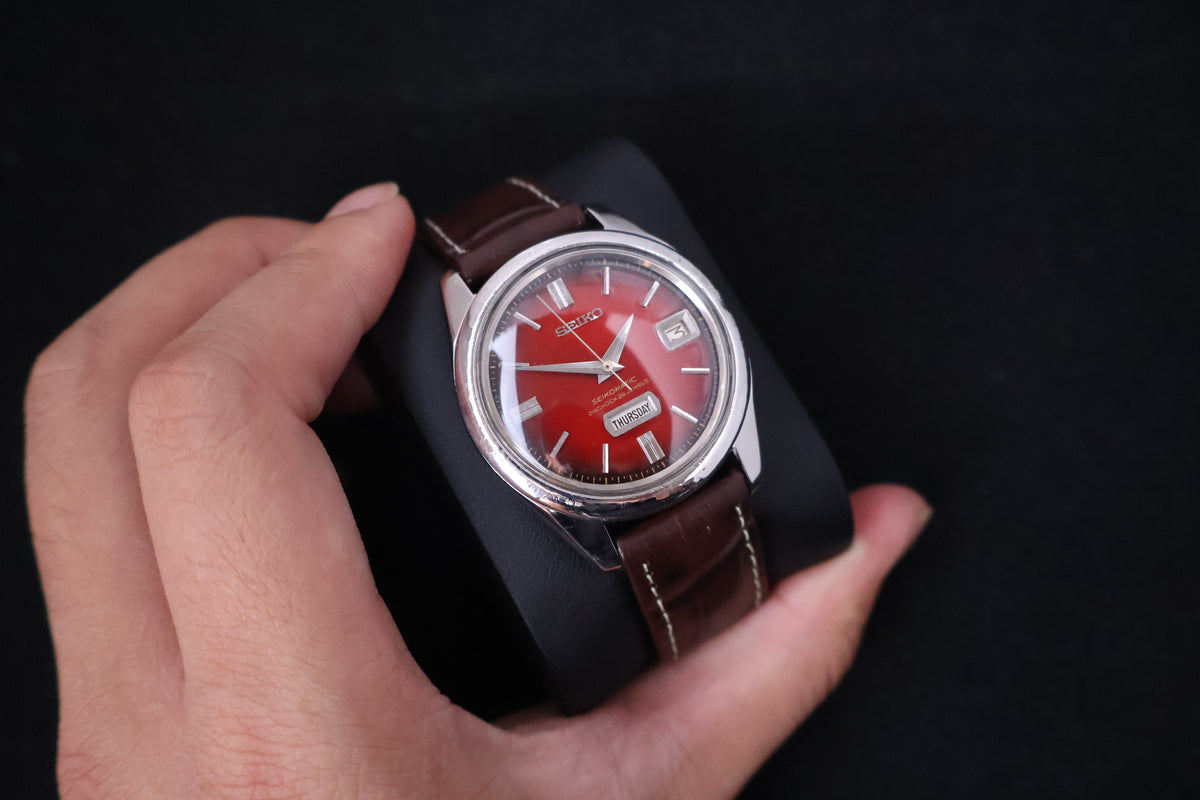 (SERVICED) Rare Vintage 1965 Seiko Seikomatic Weekdater Red Dial 26 Jewels 6206-8100