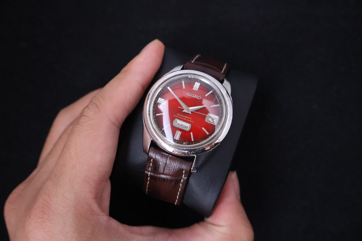 (SERVICED) Rare Vintage 1965 Seiko Seikomatic Weekdater Red Dial 26 Jewels 6206-8100
