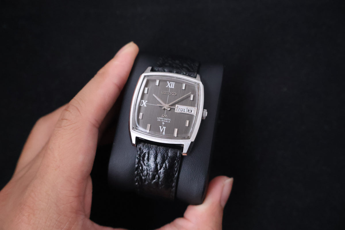 (SERVICED) Rare Vintage 1969 Seiko Lord Matic Roman Dial 23 Jewels 5606-5000