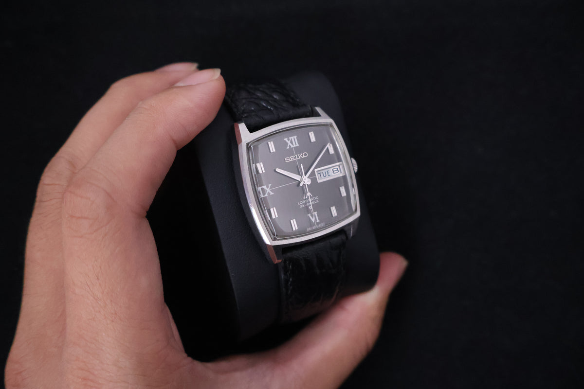 (SERVICED) Rare Vintage 1969 Seiko Lord Matic Roman Dial 23 Jewels 5606-5000