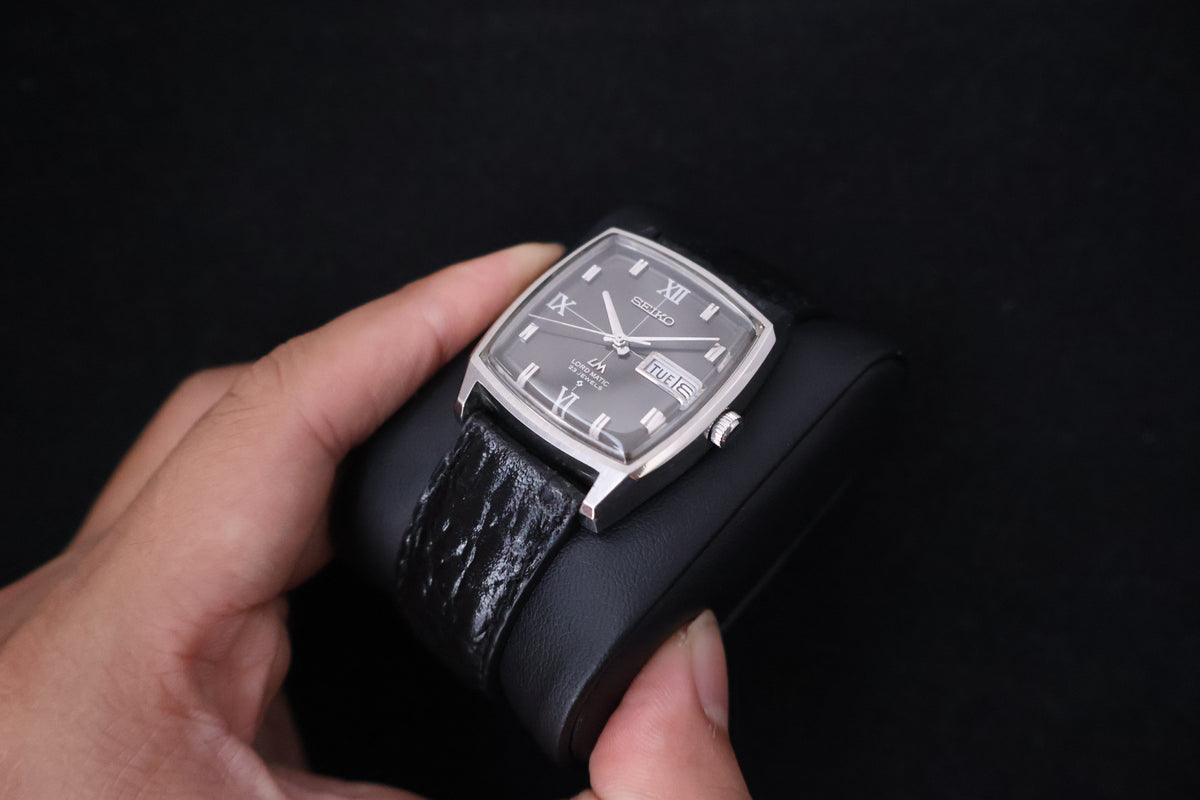 (SERVICED) Rare Vintage 1969 Seiko Lord Matic Roman Dial 23 Jewels 5606-5000