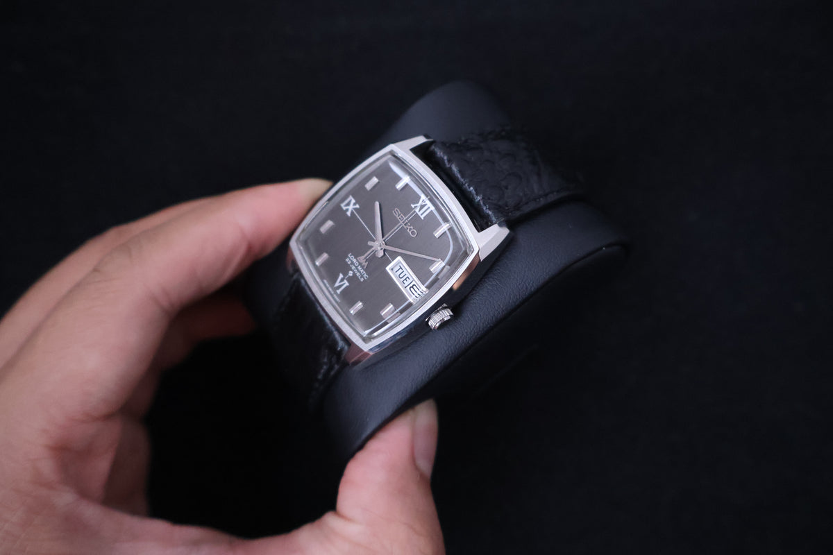 (SERVICED) Rare Vintage 1969 Seiko Lord Matic Roman Dial 23 Jewels 5606-5000