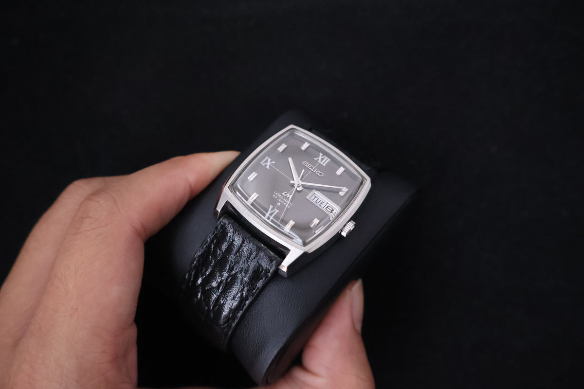 (SERVICED) Rare Vintage 1969 Seiko Lord Matic Roman Dial 23 Jewels 5606-5000