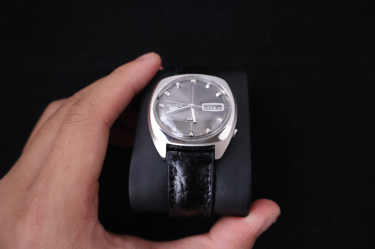 (SERVICED) Rare Vintage 1967 Seiko 5 DX Deluxe 25 Jewels 6106-7010
