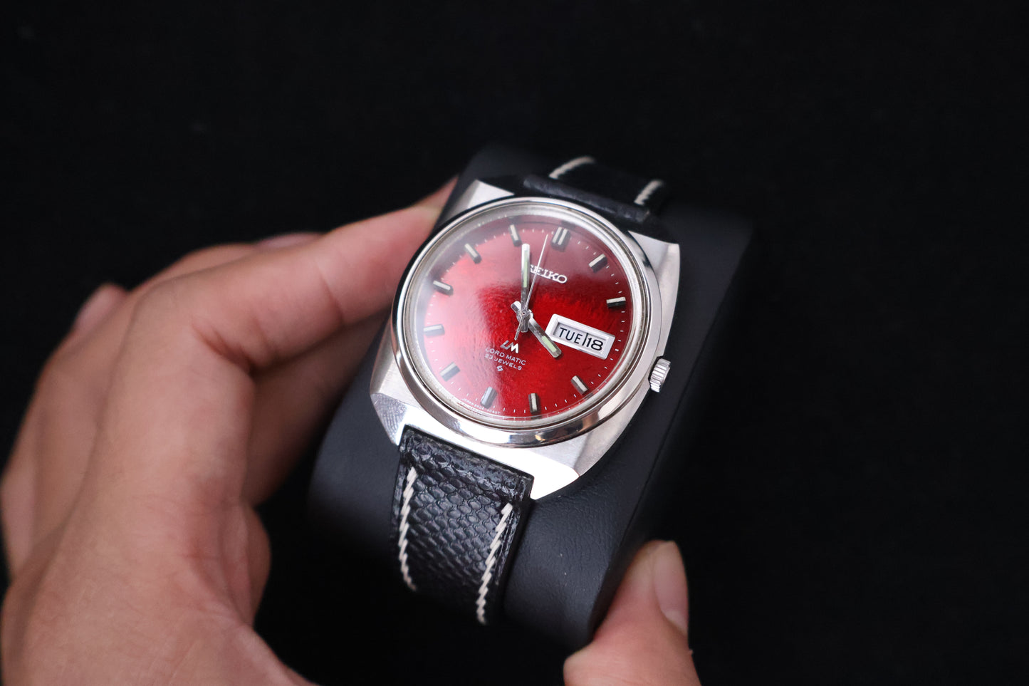 (SERVICED) Rare Vintage 1969 Seiko Lord Matic Red Dial 23 Jewels 5606-9030