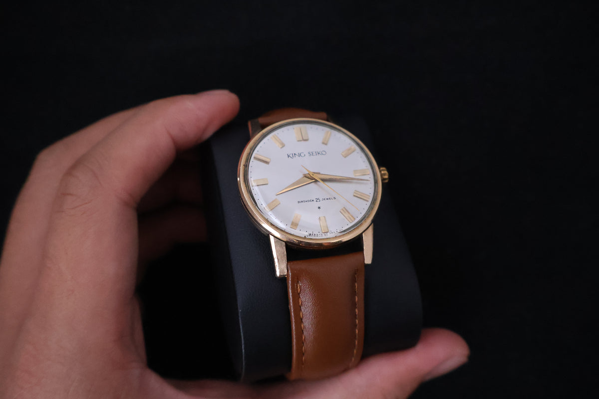 (SERVICED) Rare Vintage 1960s King Seiko First Gen Shield Medallion 14K Gold 25 Jewels - J14102E