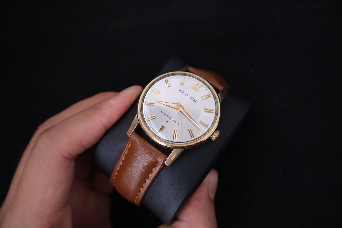 (SERVICED) Rare Vintage 1960s King Seiko First Gen Shield Medallion 14K Gold 25 Jewels - J14102E