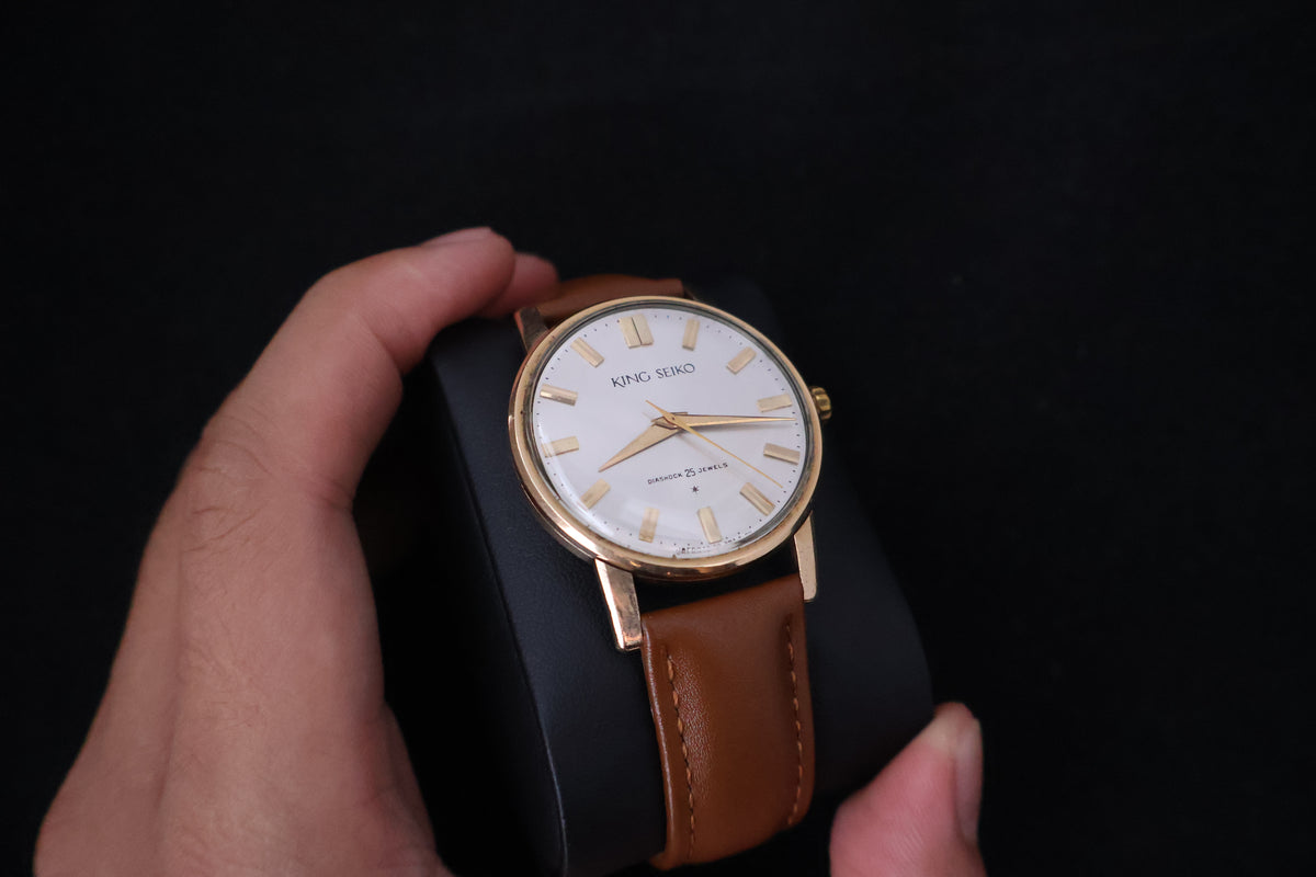 (SERVICED) Rare Vintage 1960s King Seiko First Gen Shield Medallion 14K Gold 25 Jewels - J14102E