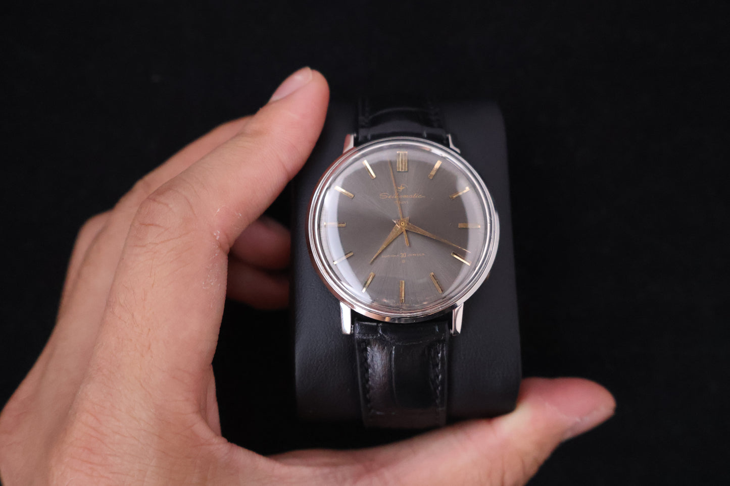 (SERVICED) Rare Vintage 1963 Seikomatic Slim 30 Jewels Black Dial - 830 15018